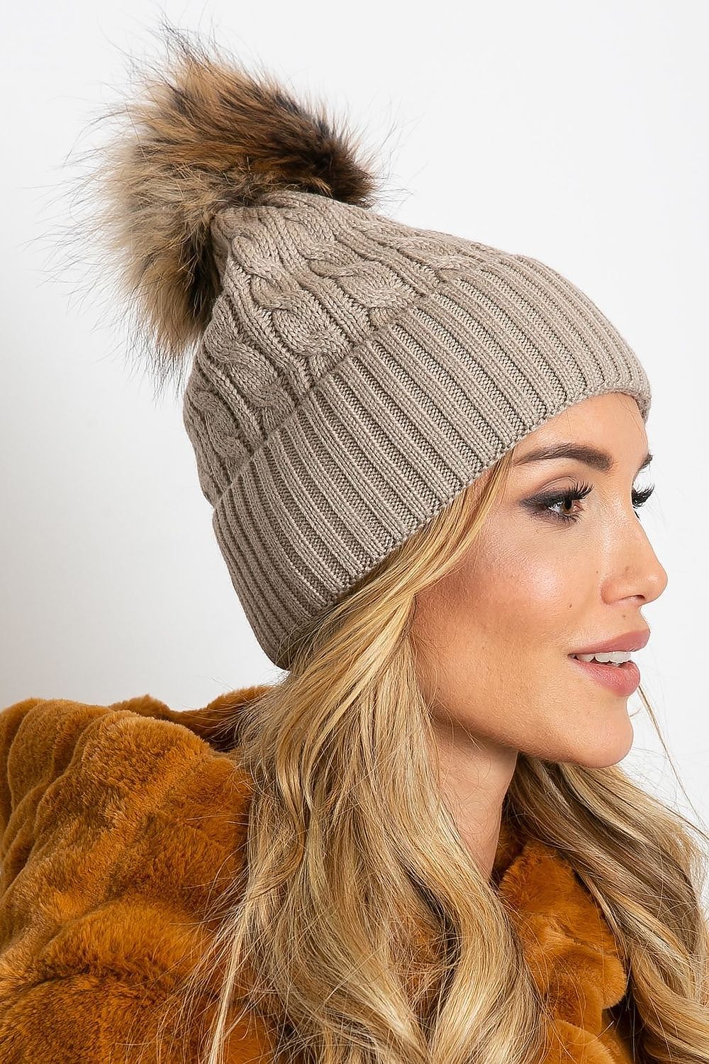 Bonnet model 208257 AT