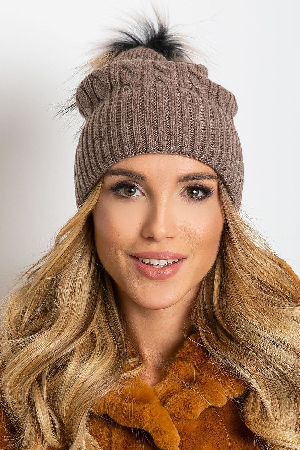 Bonnet model 208258 AT
