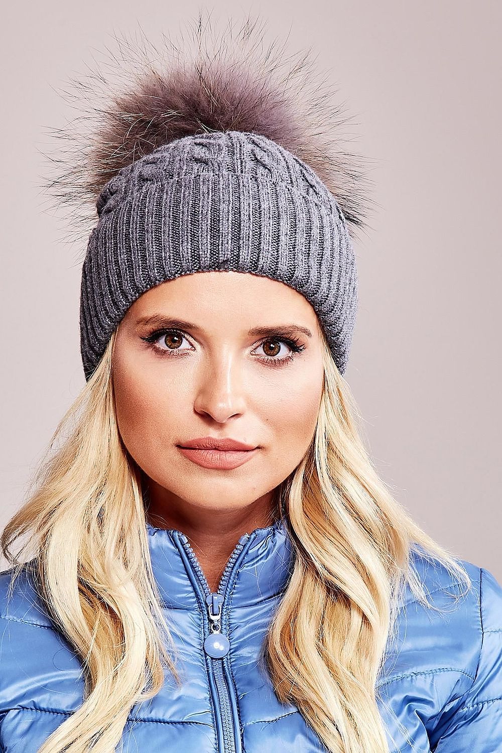 Bonnet model 208262 AT