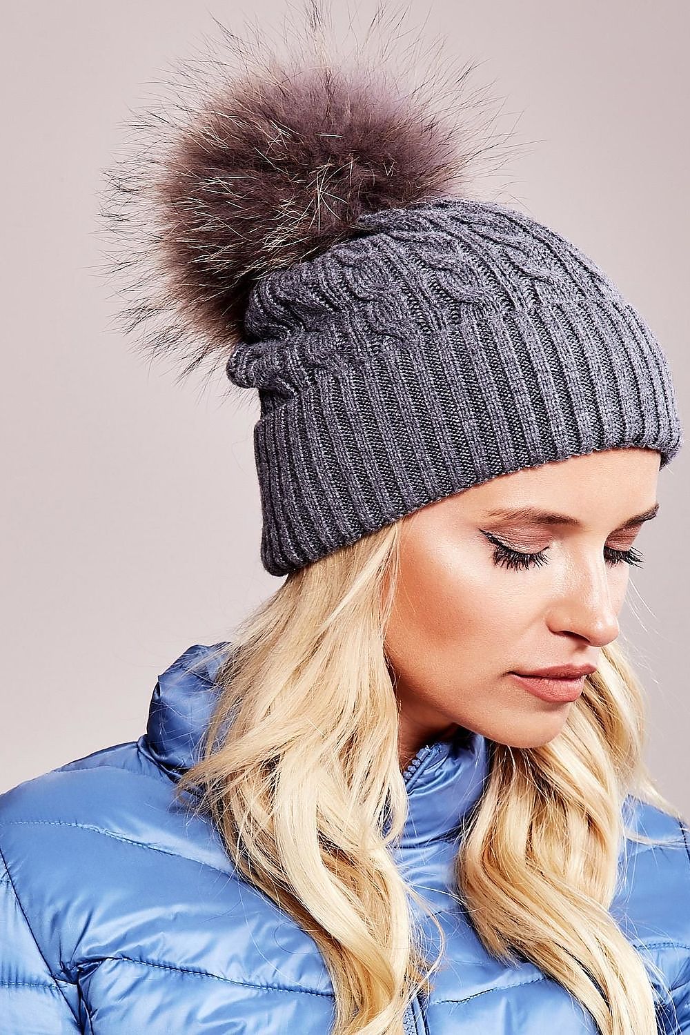 Bonnet model 208262 AT