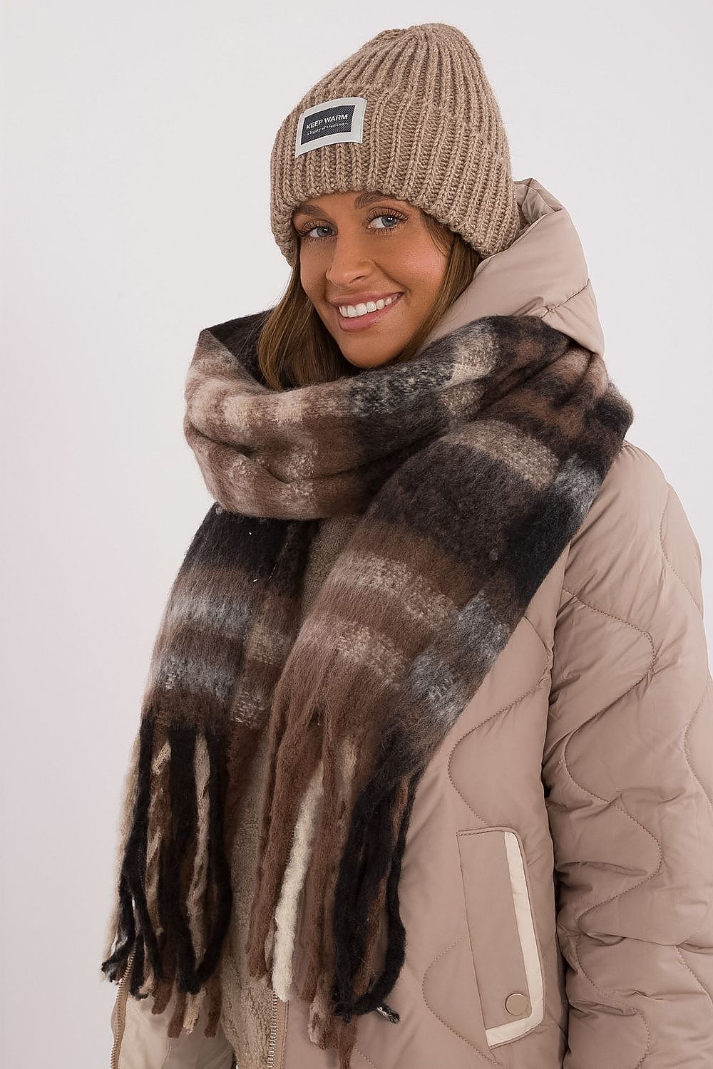  Châle model 208269 AT 